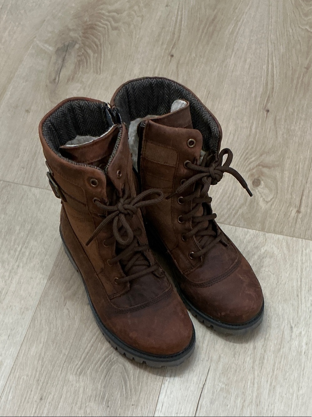 Kamik Brown Lace-Up Women's Boots